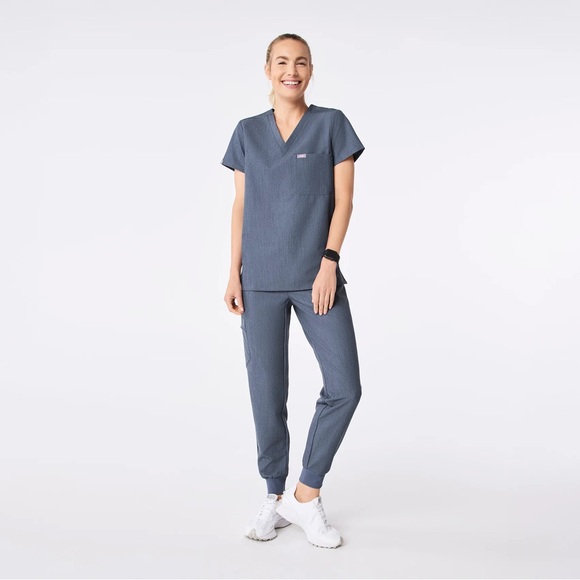 FIGS Scrub Set - Picture 1 of 6